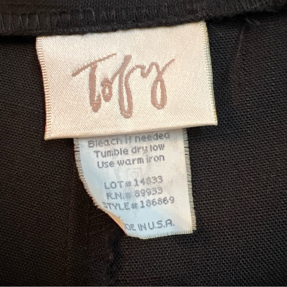 Tofy High Waisted Pleated Dress Shorts Pockets Size 14 Black USA. - Picture 3 of 8